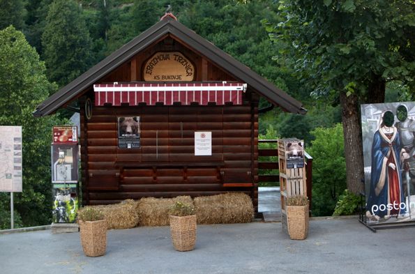 Info točka Predjama 
