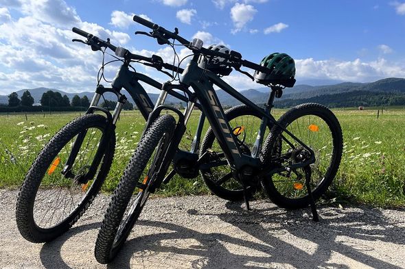 Izposoja e-koles TIC LOŠKA DOLINA