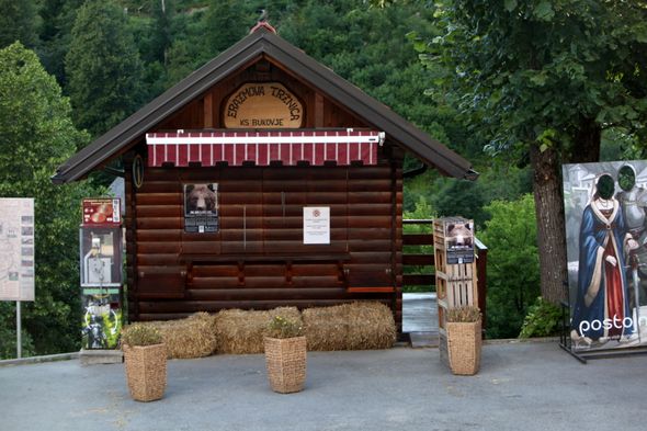 Info točka Predjama 